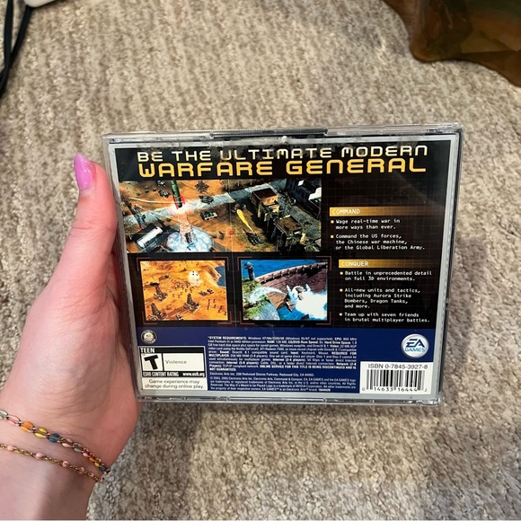 Command & Conquer Generals PC cd rom 2005 - EA Games 2 discs - Picture 2 of 5